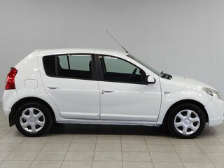 2012 Renault Sandero I, белый, 650000 рублей, вид 4