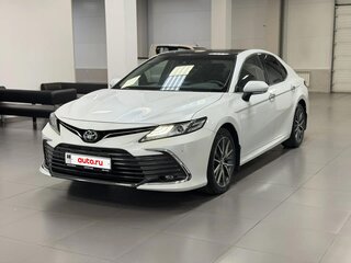 2021 Toyota Camry VIII (XV70) Рестайлинг, белый, 3185000 рублей, вид 1
