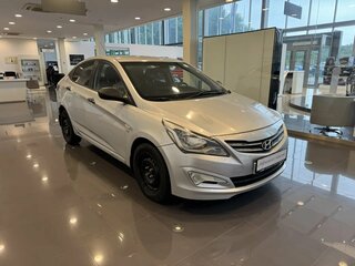 2014 Hyundai Solaris I Рестайлинг, серебристый, 629000 рублей, вид 3