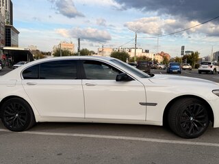 2011 BMW 7 серии Long 750Li xDrive V (F01/F02/F04), белый, 1100000 рублей, вид 5