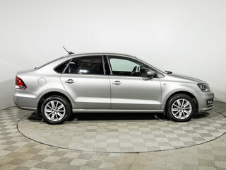2018 Volkswagen Polo V Рестайлинг, серебристый, 1199777 рублей, вид 4