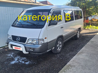 2002 SsangYong Istana I, белый, 370000 рублей, вид 1