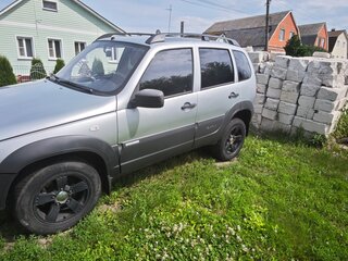 2014 Chevrolet Niva I Рестайлинг, серый, 590000 рублей, вид 3
