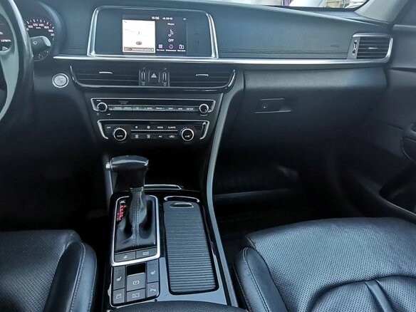 2019 Kia Optima IV Рестайлинг, белый, 1799000 рублей - вид 12