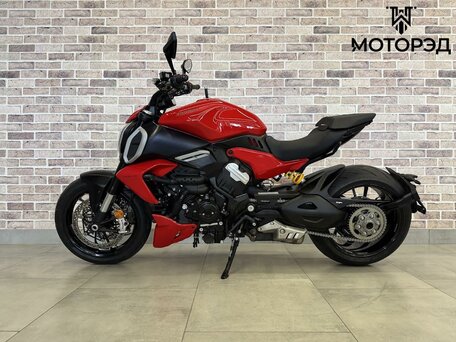 2023 Ducati Diavel V4, красный, 2270000 рублей, вид 4