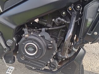 2021 Bajaj Dominar 400, чёрный, 300000 рублей, вид 3