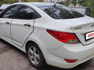 2013 Hyundai Solaris I, белый, 900000 рублей, вид 5