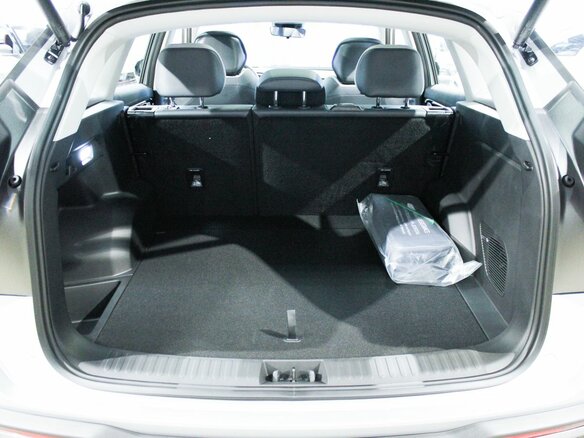 2026 Geely Atlas II, серебристый, 4119990 рублей - вид 6