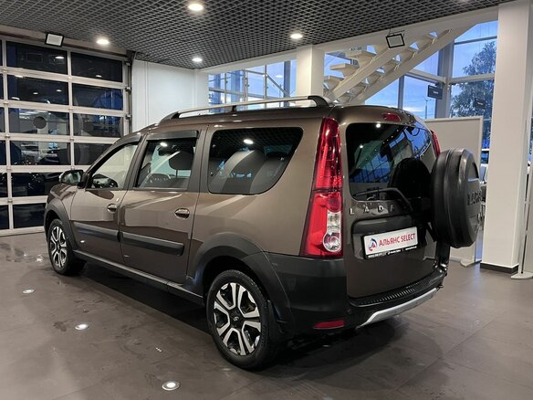 2021 Lada (ВАЗ) Largus Cross I Рестайлинг, коричневый, 1390000 рублей - вид 4