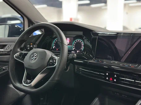 2023 Volkswagen Golf VIII, белый, 2040000 рублей, вид 4
