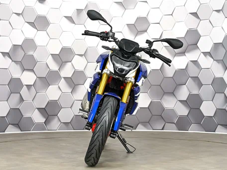 2023 BMW G 310 R, синий, 477000 рублей, вид 5