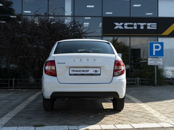 2026 Lada (ВАЗ) Granta I Рестайлинг, белый, 1068000 рублей - вид 12