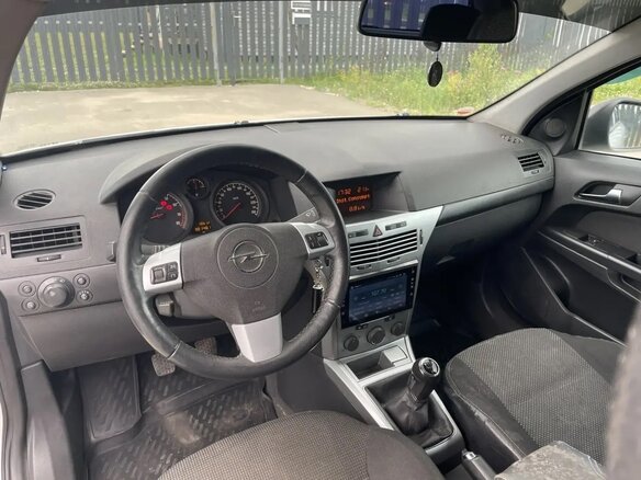 2013 Opel Astra H Рестайлинг, белый - вид 5