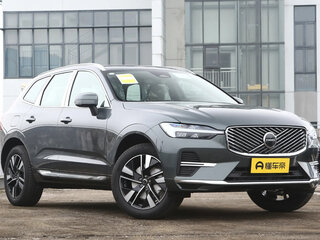 2026 Volvo XC60 II Рестайлинг 2, серый, 5730000 рублей, вид 3