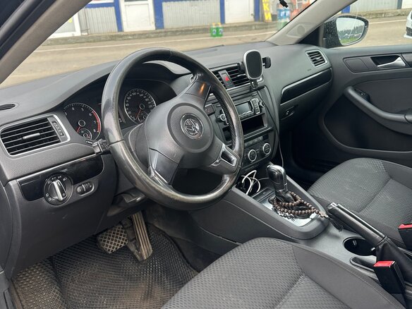 2012 Volkswagen Jetta VI, чёрный, 950000 рублей - вид 5