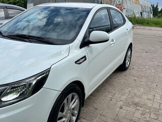 2013 Kia Rio III, белый, 690000 рублей, вид 5