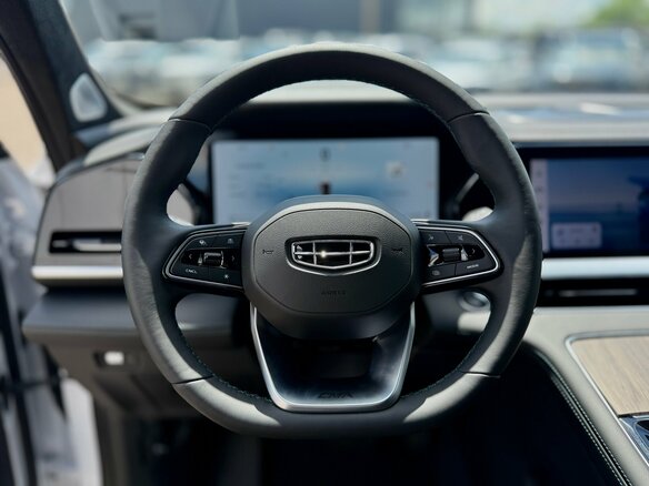 2026 Geely Monjaro I Рестайлинг, белый - вид 12