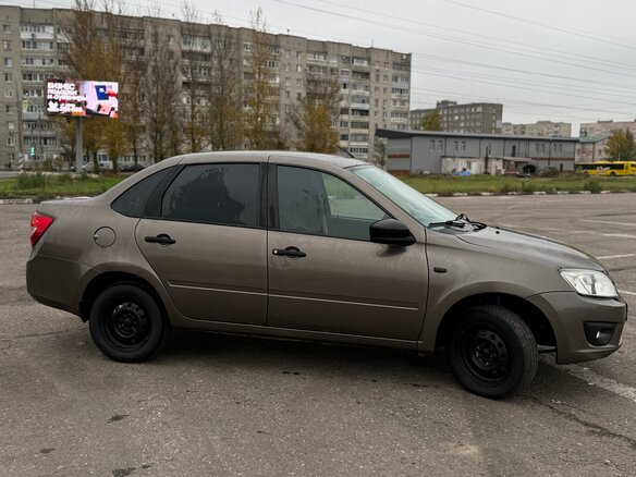 2017 Lada (ВАЗ) Granta I, коричневый, 390000 рублей - вид 2