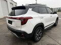 2023 Kia Seltos I Рестайлинг, белый, 1870000 рублей - вид 2