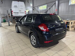 2012 Kia Ceed I Рестайлинг, чёрный, 650000 рублей, вид 2