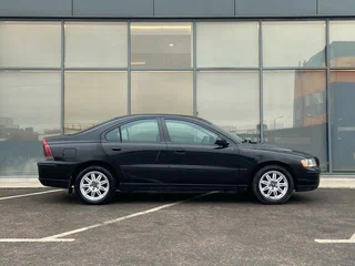 2004 Volvo S60 I Рестайлинг, чёрный, 419000 рублей, вид 3