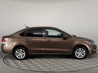 2018 Volkswagen Polo V Рестайлинг, коричневый, 1090000 рублей, вид 5
