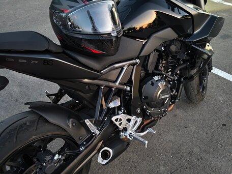 2023 Suzuki GSX-8S, чёрный, 735000 рублей, вид 3