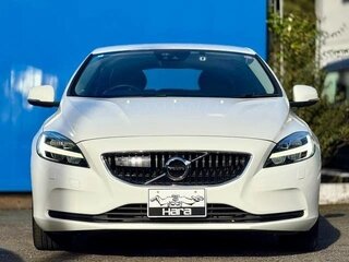 2018 Volvo V40 II Рестайлинг, белый, 1060060 рублей, вид 2