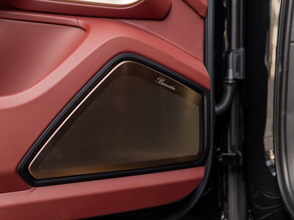 2026 Porsche Cayenne GTS III Рестайлинг, чёрный, 24900000 рублей - вид 11