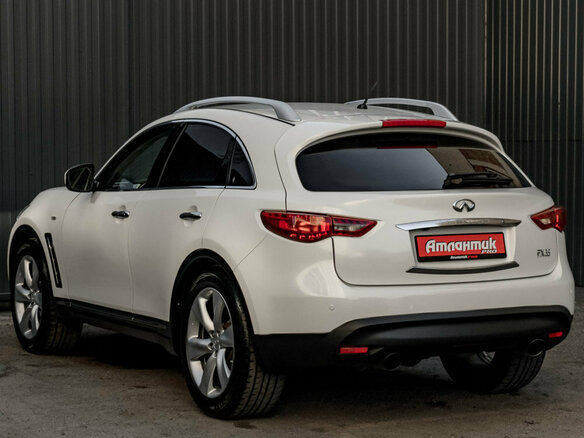 2009 Infiniti FX35 II (S51), белый, 1550000 рублей - вид 4