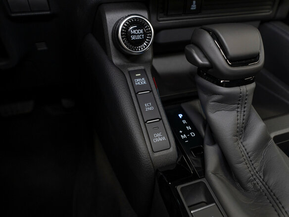 2025 Toyota Land Cruiser Prado 250 Series, белый, 9990000 рублей - вид 23
