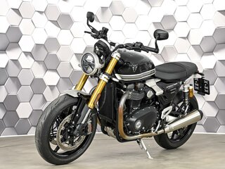 2025 Triumph Speed Twin, чёрный, 1777000 рублей, вид 2