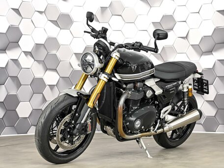 2025 Triumph Speed Twin, чёрный, 1777000 рублей, вид 2