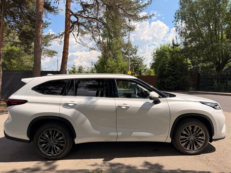 2026 Toyota Highlander IV (XU70), белый, 5100000 рублей, вид 3
