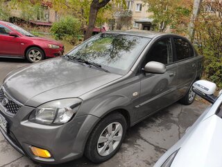 2010 Kia Rio II Рестайлинг, серебристый, 599999 рублей, вид 3