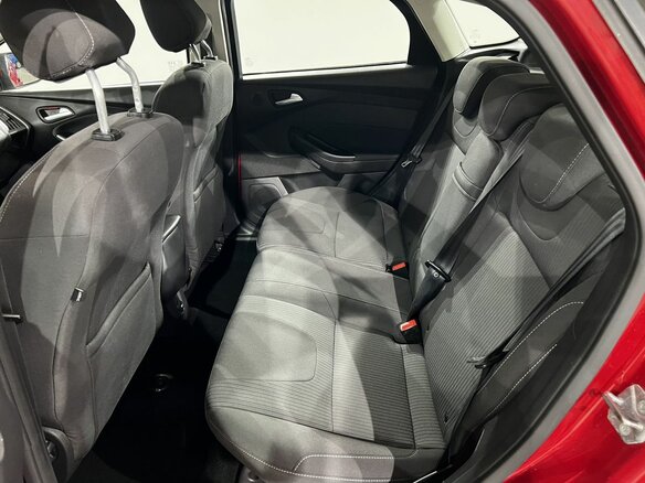 2012 Ford Focus III, красный, 677000 рублей - вид 16