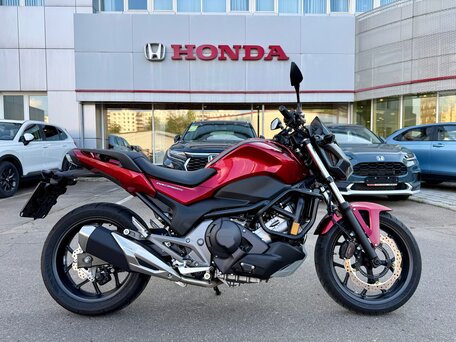 2018 Honda NC 750S, красный, 830000 рублей, вид 1