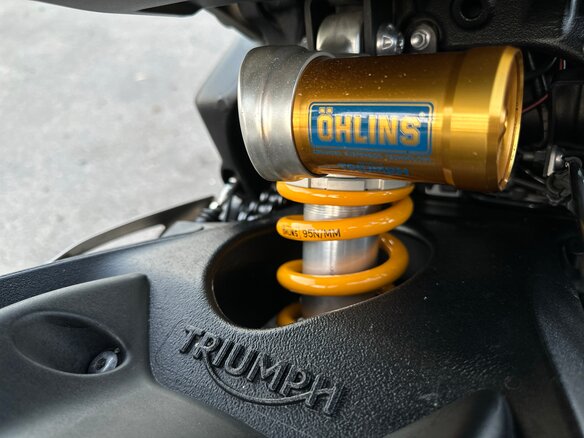 2024 Triumph Street Triple, красный, 1250000 рублей - вид 9