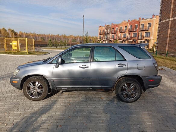 2001 Lexus RX 300 I, серый, 850000 рублей - вид 2