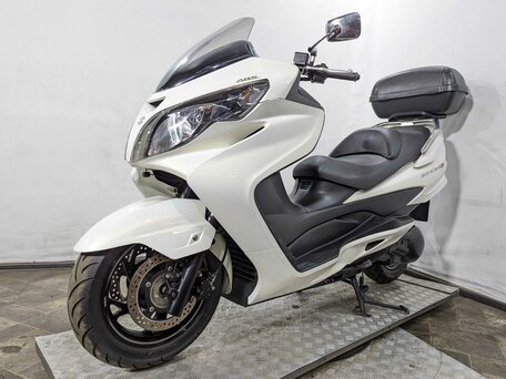 2014 Suzuki Burgman (SkyWave) 400, белый, 389000 рублей, вид 2