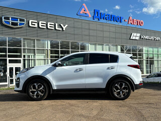 2021 Kia Sportage IV Рестайлинг, белый, 1880000 рублей, вид 2