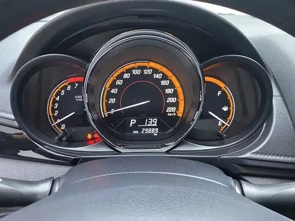 2022 Toyota Yaris L XP150 Рестайлинг, белый, 948000 рублей - вид 18