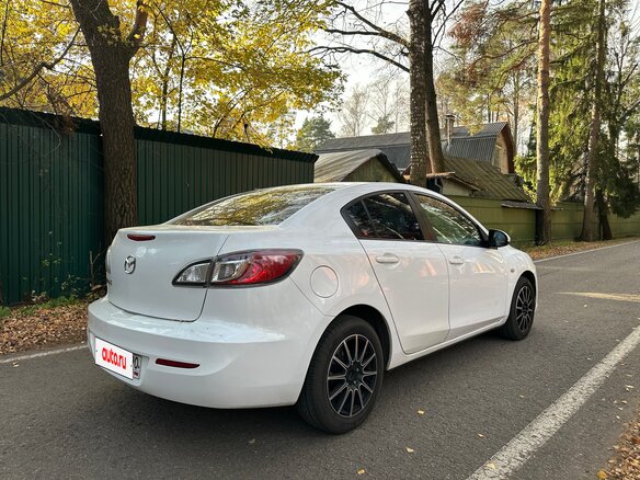 2011 Mazda 3 II (BL), белый, 600000 рублей - вид 2