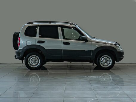 2016 Chevrolet Niva I Рестайлинг, серебристый, 620000 рублей, вид 5