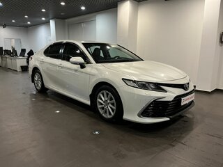 2021 Toyota Camry VIII (XV70) Рестайлинг, белый, 3290000 рублей, вид 1