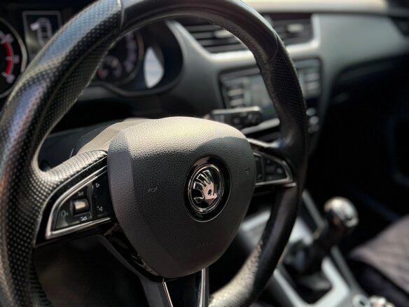 2018 Skoda Octavia III (A7) Рестайлинг, чёрный, 1650000 рублей - вид 5