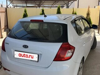 2011 Kia Ceed I Рестайлинг, белый, 990000 рублей, вид 3