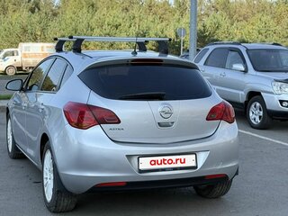 2010 Opel Astra J, серебристый, 650000 рублей, вид 5