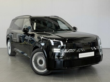 Lynk & Co 900