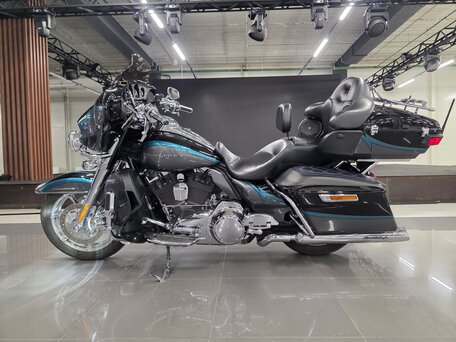 2015 Harley-Davidson CVO Limited, чёрный, 1599000 рублей, вид 3